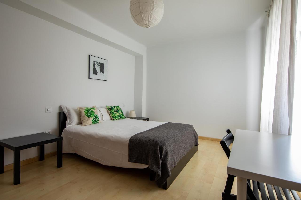 Fun Building Flats By Homeabout Malaga Exterior photo