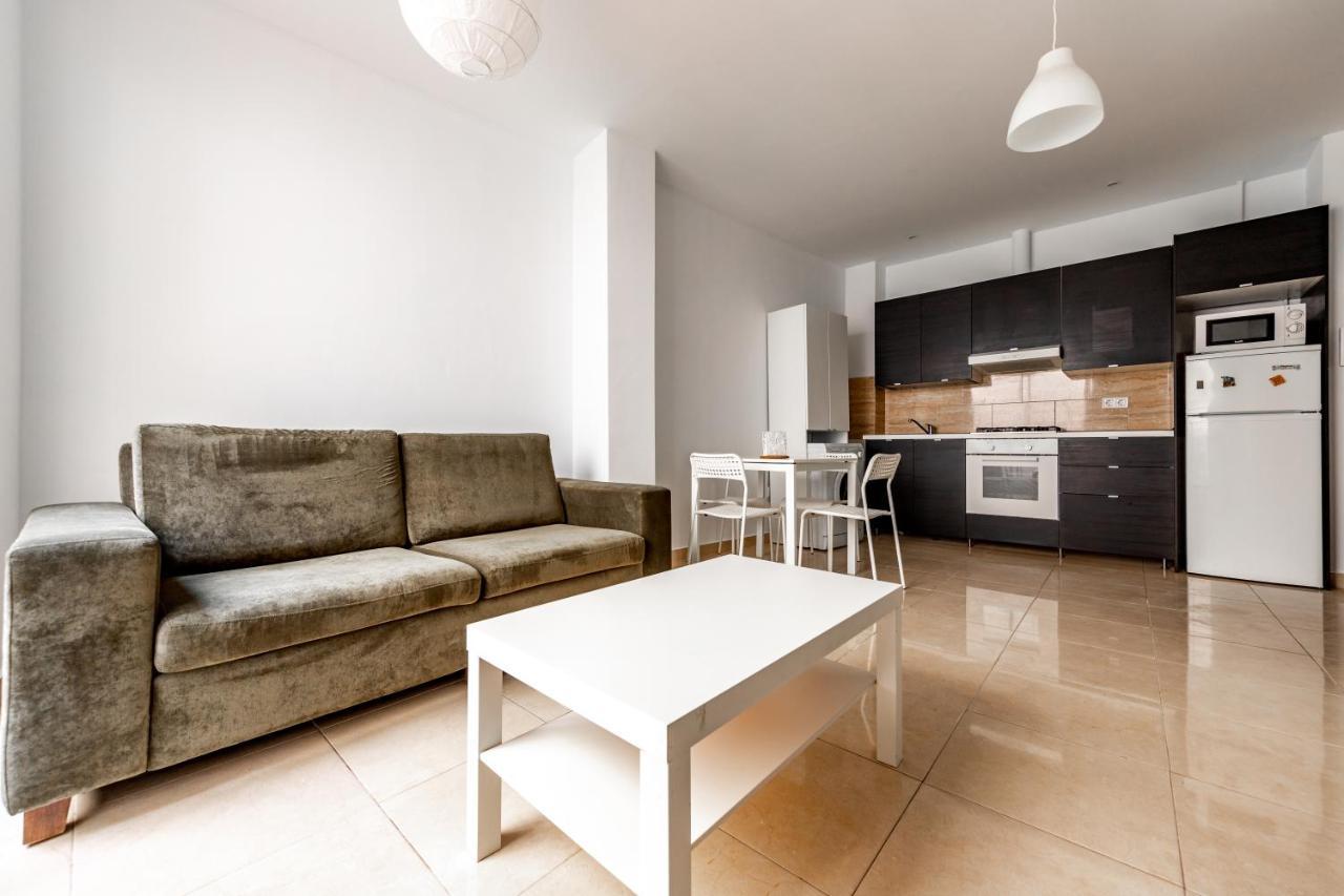 Fun Building Flats By Homeabout Malaga Exterior photo