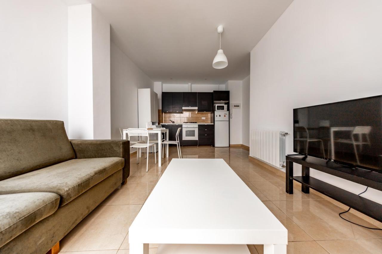 Fun Building Flats By Homeabout Malaga Exterior photo