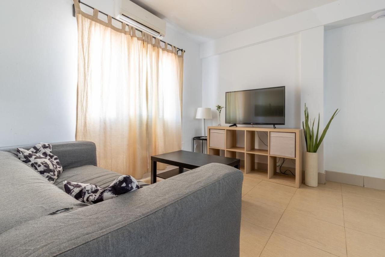 Fun Building Flats By Homeabout Malaga Exterior photo