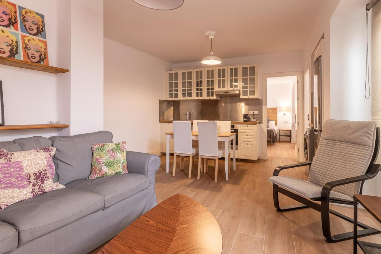 Fun Building Flats By Homeabout Malaga Exterior photo